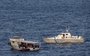 Λέσβος: Βυθίστηκε σκάφος της Frontex στην Πέτρα-Διασώθηκε το πλήρωμα