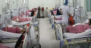 Οι γιατροί προειδοποιούν για 2 συνήθειες που προκαλούν νεφρική ανεπάρκεια και τις έχουν πολλοί άνθρωποι
