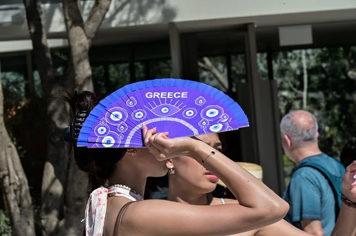Μέτρα προστασίας από τον καύσωνα – Ποιοι κινδυνεύουν περισσότερο