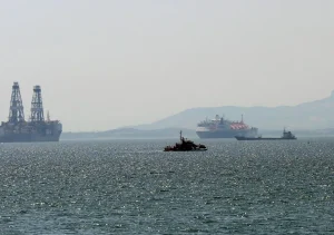 Αναγκαστική προσθαλάσσωση πυροσβεστικού ελικοπτέρου στην Ελευσίνα – Σώο το πλήρωμα