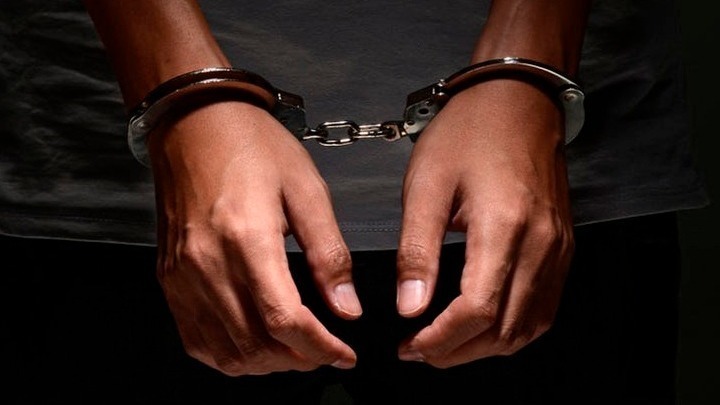 Συνελήφθη 22χρονος για τους πυροβολισμούς σε καφετέρια στον Κολωνό