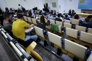 Στην Ολομέλεια το πολυνομοσχέδιο του υπ. Παιδείας – Αλλαγές στη διαδικασία μετεγγραφών φοιτητών