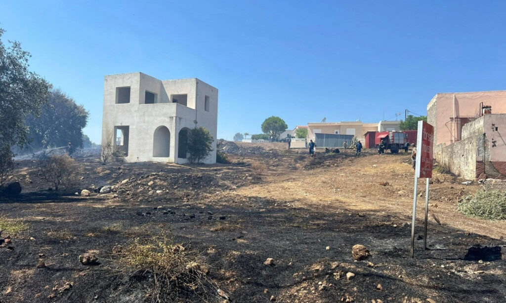 Νέα φωτιά τώρα: Ξέσπασε πύρινη λαίλαπα πριν λίγο – Συναγερμός σε μεγάλο νησί – Σε πανικό οι τουρίστες