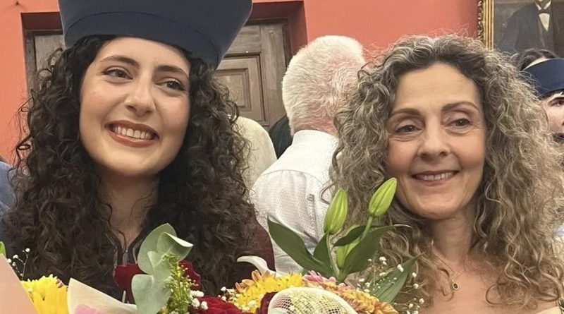 Κόρη γνωστού βουλευτή ορκίστηκε γιατρός και όλοι της εύχονται – «Ημέρα μεγάλης ευτυχίας σήμερα»
