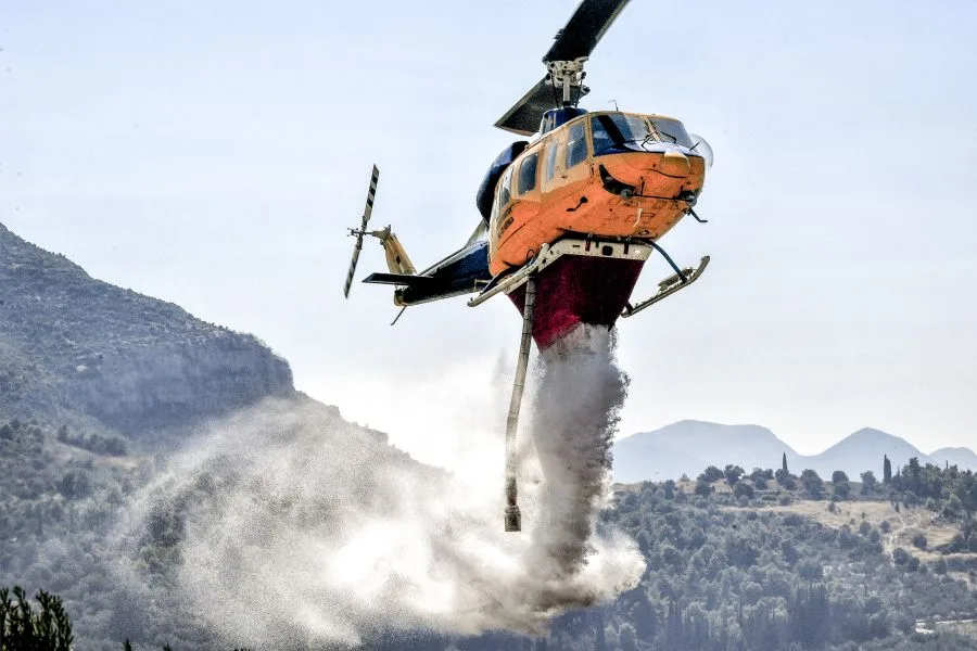 Μάχη με τις φλόγες και εκκενώσεις οικισμών σε Ζάκυνθο, Άρτα, Πρέβεζα, Βόνιτσα – Φωτιά και στην Αχαΐα