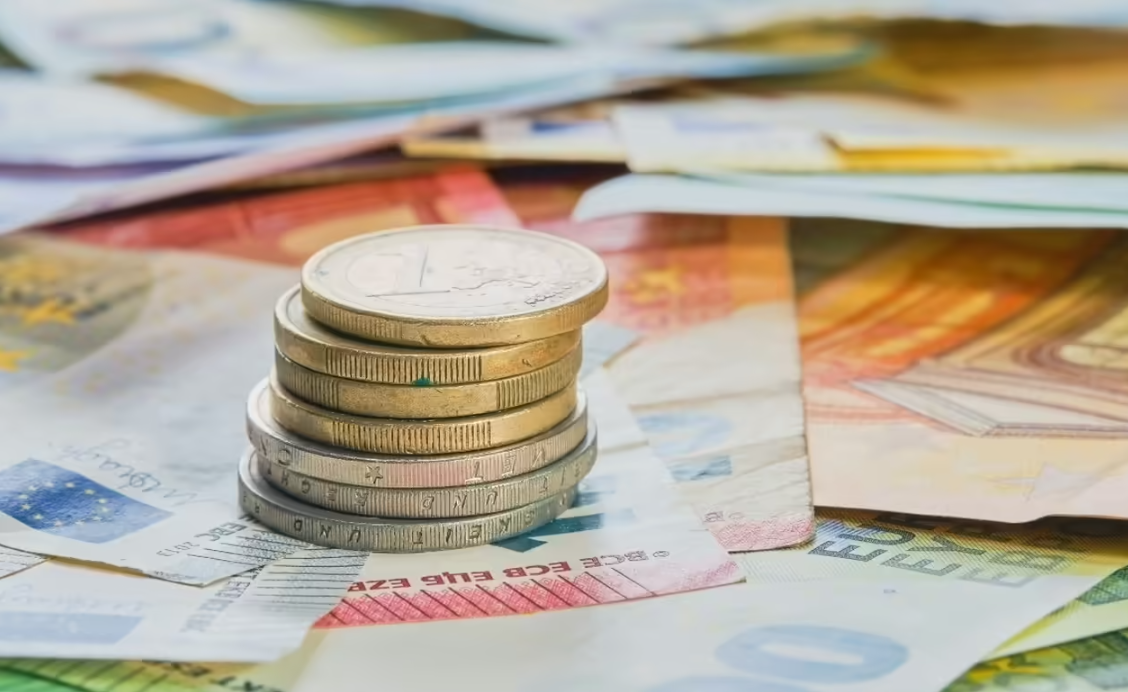 Μόλις ανακοινώθnκε για Συντάξεις: Έρxovται αυξńσεıς για όλους τους Έλληνες συνταξιούχους