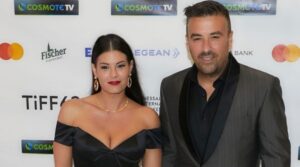 Όλη η εκκλησία γύρισε το κεφάλι να την κοιτάξει: Ο Αϊβάζης βάφτισε τον γιο του αδερφού του και η Κορινθίου πήγε ντυμένη έτσι