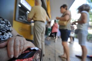 Μπαίνουν τα χρήματα ΤΩΡΑ