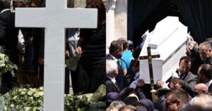 Λένα Σαμαρά: Έτσι είναι ο τάφος της σήμερα