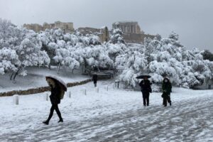 Μερομήνια: Χριστούγεννα και Πρωτοχρονιά με χιόνια ακόμη και μέσα στην Αθήνα