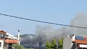 Φωτιά τώρα στην Παιανία κοντά στην Αττική Οδό – Σηκώθηκαν 4 εναέρια
