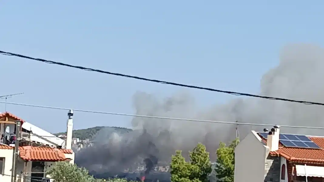 Φωτιά τώρα στην Παιανία κοντά στην Αττική Οδό – Σηκώθηκαν 4 εναέρια