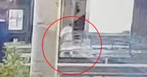 Φρίκη: Μόλις μαθεύτηκαν τα βασανιστήρια της 3χρονης από τους γονείς της – Ήταν μόνο 8kg