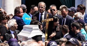 Ανατριχίλα: Το ηχητικό ντοκουμέντο από τον σπαρακτικό επικήδειο του Αντώνη Σαμαρά για την κόρη του