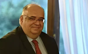 ΣΟΚ! ΘΡΗΝΟΣ ΓΙΑ ΤΟΝ ΚΑΘΗΓΗΤΗ ΣΤΕΦΑΝΟ ΣΚΑΡΠΕΛΟ – «ΕΦΥΓΕ» ΞΑΦΝΙΚΑ ΑΠΟ ΑΝΑΚΟΠΗ