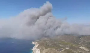ΚΑΙΓΕΤΑΙ Η ΜΙΣΗ ΕΛΛΑΔΑ