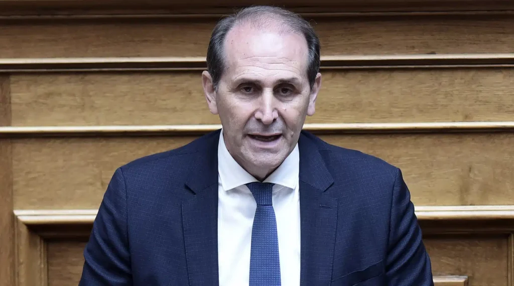 ΕΚΤΑΚΤΟ – ΕΠΑΘΕ ΑΝΑΚΟΠΗ ΠΑΣΙΓΝΩΣΤΟΣ ΕΛΛΗΝΑΣ ΠΟΛΙΤΙΚΟΣ – ΧΑΡΟΠΑΛΕΥΕΙ ΓΙΑ ΤΗΝ ΖΩΗ ΤΟΥ