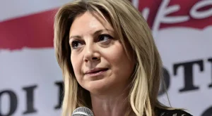 Άστραψε και βρόντηξε η Μαρία Καρυστιανού για το πόρισμα της Πυροσβεστικής για τα Τέμπη