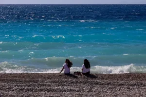 Ισχυροί άνεμοι και θερμοκρασίες έως 38 βαθμούς σήμερα