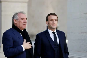 Γαλλία: Ψήφο εμπιστοσύνης ζητά ο Μπαϊρού – Ποιες επιλογές έχει ο Μακρόν εάν πέσει η κυβέρνηση – Η πολιτική αστάθεια συμπαρασύρει την οικονομία