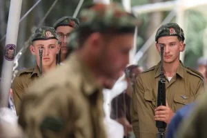 Μαζικές επιστρατεύσεις για την επιχείρηση στη Γάζα – Φόβοι για εξάντληση των στρατιωτών και την τύχη των ομήρων