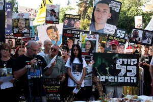 Ισραήλ: Με επιστολή στον Τραμπ συγγενείς των ομήρων ζητούν να να δοθεί τέλος στον πόλεμο