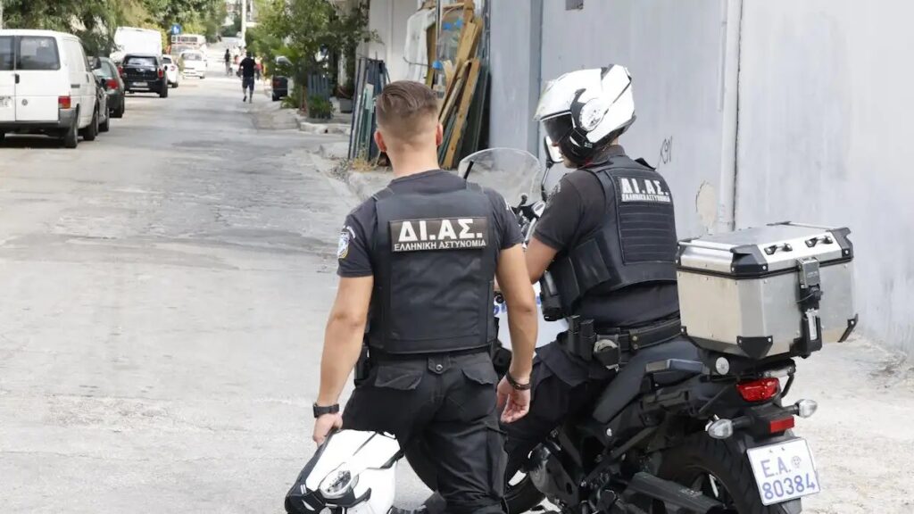 ΕΚΤΑΚΤΟ ΤΩΡΑ: ΣΥΝΕΛΑΒΑΝ ΤΑ ΠΑΙΔΙΑ ΤΟΥ ΥΠΟΥΡΓΟΥ ΠΡΙΝ ΛΙΓΟ – ΡΑΓΔΑΙΕΣ ΕΞΕΛΙΞΕΙΣ ΣΤΗ ΧΩΡΑ ΜΑΣ