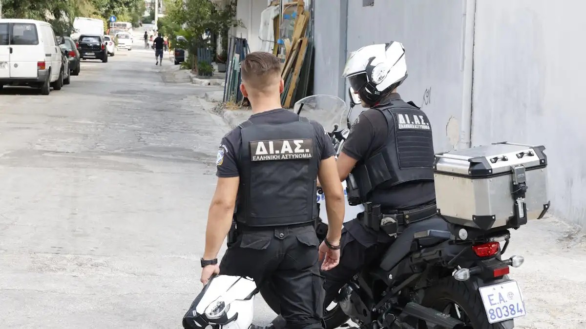 ΕΚΤΑΚΤΟ ΤΩΡΑ: ΣΥΝΕΛΑΒΑΝ ΤΑ ΠΑΙΔΙΑ ΤΟΥ ΥΠΟΥΡΓΟΥ ΠΡΙΝ ΛΙΓΟ – ΡΑΓΔΑΙΕΣ ΕΞΕΛΙΞΕΙΣ ΣΤΗ ΧΩΡΑ ΜΑΣ