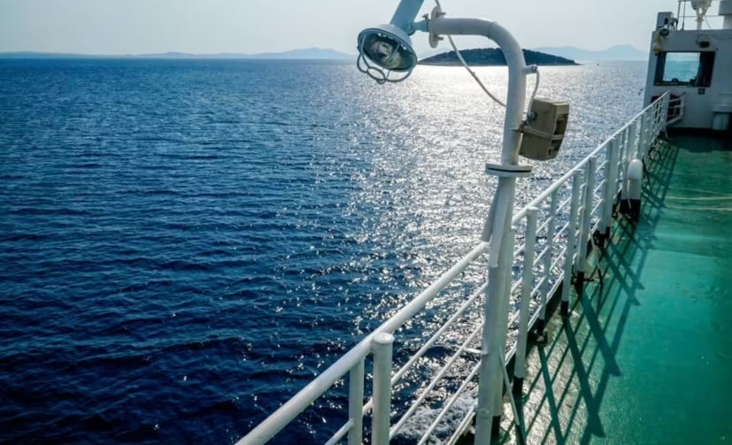 Συναγερμός σε πλοίο με 303 επιβάτες