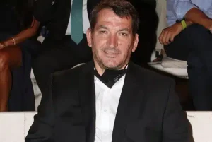 Ιστορική στιγμή στο Cash or Trash: Ο Πύρρος Δήμας πούλησε αντικείμενο για 10.200 και η ΕΟΕ έγινε έξαλλη μαζί του