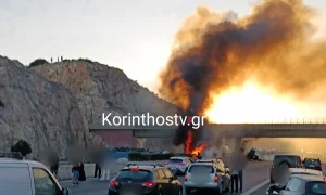 Τροχαίο με νταλίκα στα Μέγαρα: Το όχημα πήρε φωτιά, κλειστή η εθνική οδός Αθηνών Κορίνθου