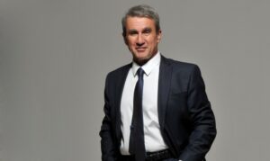 Ραγδαίες εξελίξεις! Κατέβηκε για πρόεδρος του ΠΑΣΟΚ λέγοντας «Για πάντα ΠΑΣΟΚ»