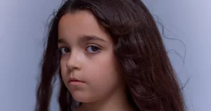 Ναυσικά Κοκοτά: Ποια είναι η μικρή πρωταγωνίστρια του «Να με λες μαμά» που συνεργάζεται με τη Μαρία Κίτσου