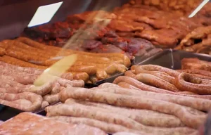 Λουκέτο σε 2 κρεοπωλεία μετά τον θάνατο 12χρονης