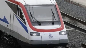 Τρένο με 400 επιβάτες συγκρούστηκε με κοπάδι ζώων
