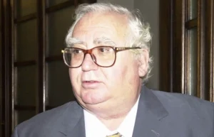 ΘΡΗΝΟΣ ΤΩΡΑ ΣΤΟ ΠΑΣΟΚ