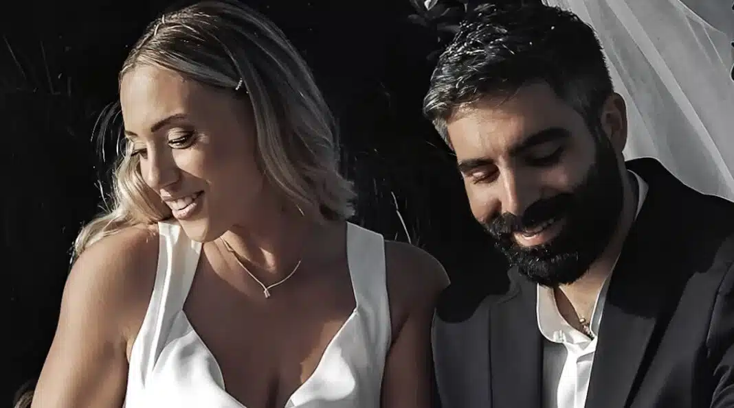 Παντρεύτηκε η Άννα Κορακάκη τον σύντροφό της