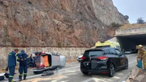 ΤΡΑΓΩΔΙΑ ΠΡΙΝ ΛΙΓΟ: Δύο νεκροί μετά από σφοδρή σύγκρουση αυτοκινήτων