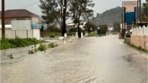ΕΚΤΑΚΤΟ ΤΩΡΑ ΜΟΛΙΣ ΤΟ ΑΝΑΚΟΙΝΩΣΑΝ- ΚΛΕΙΣΤΑ ΤΑ ΣΧΟΛΕΙΑ ΚΑΙ ΟΙ ΠΑΙΔΙΚΟΙ ΣΤΑΘΜΟΙ ΑΥΡΙΟ