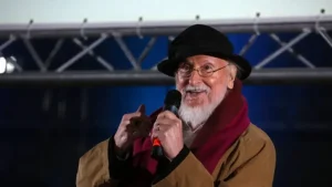 Διονύσης Σαββόπουλος: Νοσηλεύεται σε κρίσιμη κατάσταση στο Νοσοκομείο Υγεία