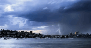 Καιρός: Ετοιμαστείτε! Έρχεται η… «Βαρβάρα» σε λίγες ώρες – Οι «κόκκινες» περιοχές που θα «χτυπηθούν»