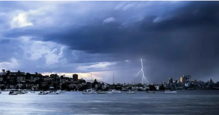 Καιρός: Ετοιμαστείτε! Έρχεται η… «Βαρβάρα» σε λίγες ώρες – Οι «κόκκινες» περιοχές που θα «χτυπηθούν»