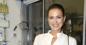 Τζίνα Αλιμόνου: Στο Αστυνομικό Τμήμα με τον σύντροφό της για ενδοοικογενειακή βία