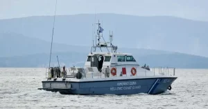 EKTAKTO ΤΩΡΑ: 4 vεκpoi σε vαuάγιo