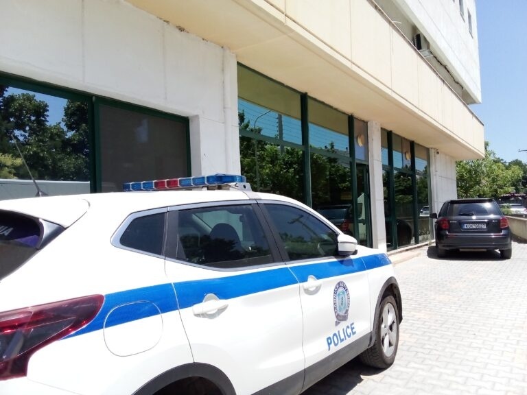 Γνωστός γιατρός έπεσε ξαφνικά νεκρός στον δρόμο από ανακοπή καρδιάς!