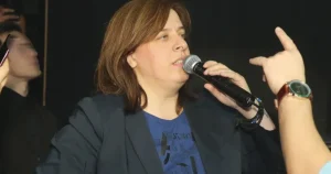 Έκτακτο για την τραγουδίστρια, Γωγώ Τσαμπά