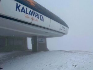 Μόλις Ξεκίνησε το Πυκνό Χιόνι στην Χώρα μας: Δεiτε Τώρα Ιίνe εικόνα που Χιονίζει