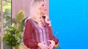 Κατερίνα Καινούργιου: «Πεινάμε!» – Η στιγμή που πιάνει την φουσκωμένη της κοιλίτσα