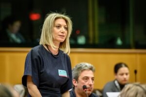 Μαρία Καρυστιανού για τα ονόματα στο Σύνταγμα