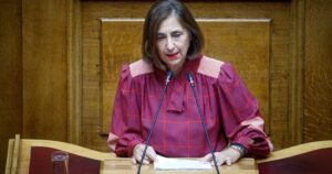 ΕΚΤΑΚΤΟ – Χαμός στη Βουλή – Διεκόπη η συνεδρίαση, λιποθύμησε γνωστή βουλευτής – Έντονη ανησυχία για την κατάσταση της